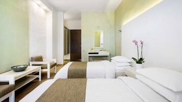 Premium bedding, in-room safe, individually decorated, rollaway beds