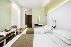Premium bedding, in-room safe, individually decorated, rollaway beds - Nidimos Hotel (Delphi)