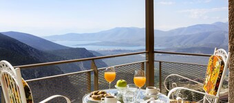 Nidimos Hotel