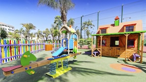 Children’s play area – outdoor