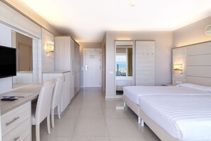 Desk, blackout drapes, free WiFi - Bull Escorial & Spa (San Bartolomé de Tirajana)