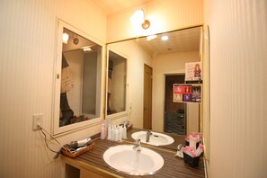 Standard Double Room, Smoking (Love Hotel) | Bathroom