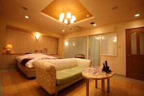 Individually decorated, individually furnished, free WiFi