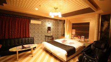 Decoración personalizada, muebles diferentes y wifi gratis