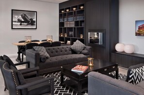 Télévision à écran plat de 42 pouces avec chaînes par câble, télévision