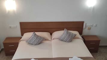Doppelzimmer, 2 Einzelbetten (with extra bed)