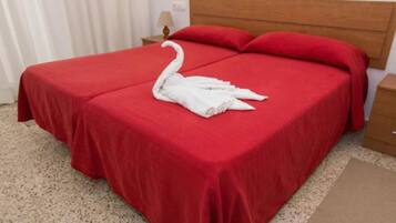 Double Room, 2 Twin Beds (with extra bed) | Desk, rollaway beds, free WiFi, bed sheets