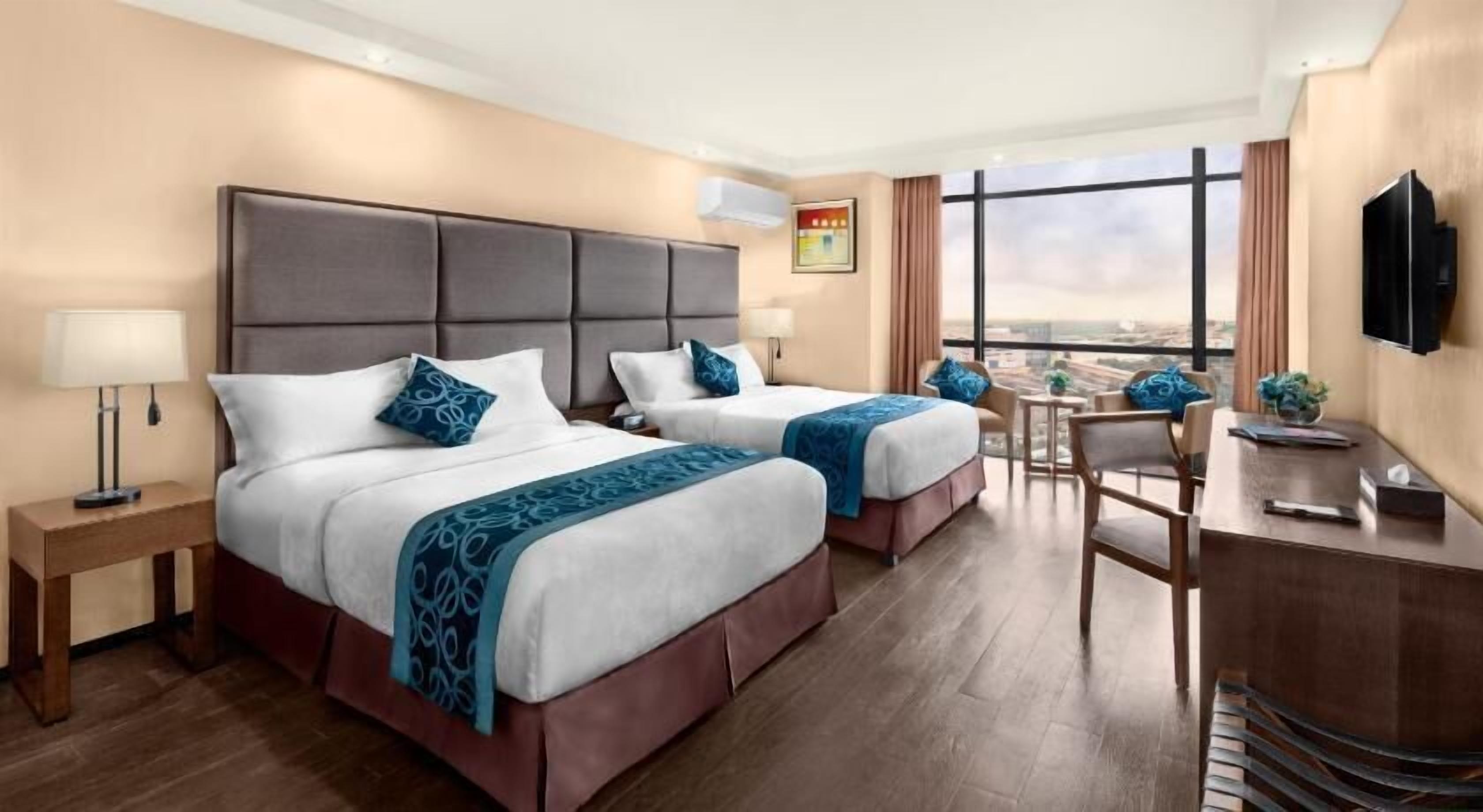 Premium bedding, minibar, in-room safe, desk