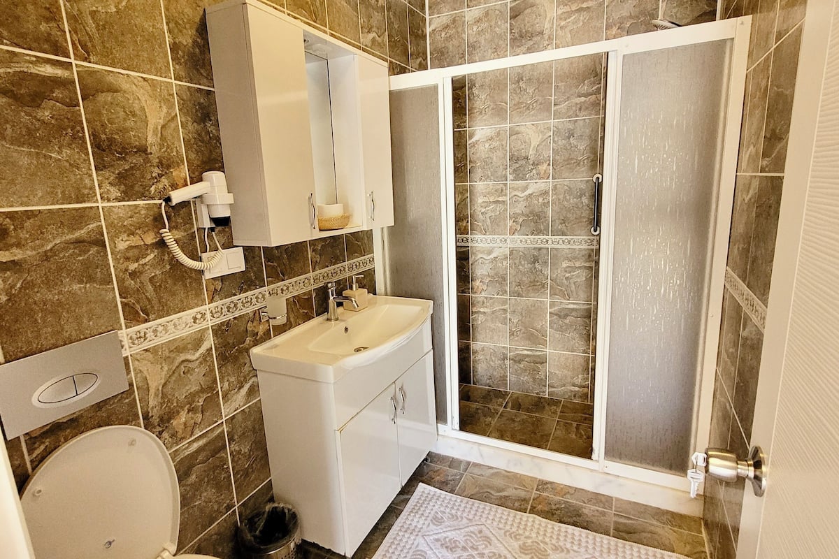 premium bedding, minibar, in-room safe, free wifi