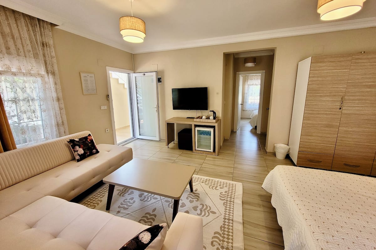 family room | living area | flat-screen tv