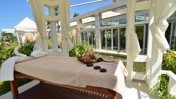 Sauna, steam room, Turkish bath/hammam, body treatments, hydrotherapy