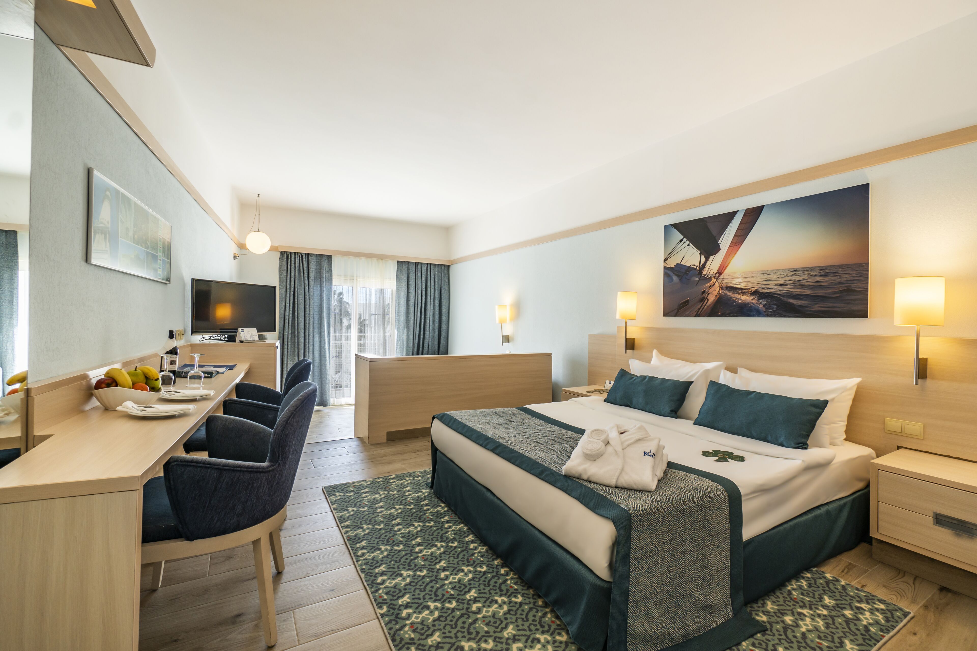 Hochwertige Bettwaren, kostenlose Minibar, Zimmersafe