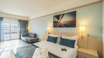 Quarto standard, vista para a piscina | Roupas de cama premium, frigobar (abastecido com itens grátis)