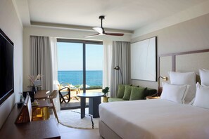 Juniorsvit - 1 kingsize-säng - havsutsikt | Vardagsrum | 50-tums smart-tv med satellitkanaler och tv