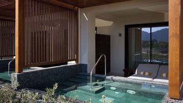 Junior Suite, 1 King Bed (Swim up Pool) | Private pool