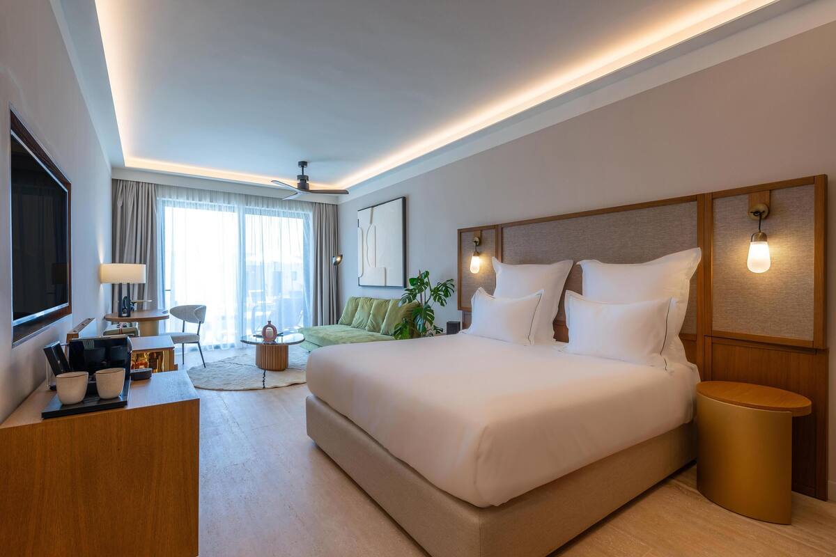ห้องสวีท, เตียงคิงไซส์ 1 เตียง (Tropical OP Pool) | Wi-Fi ฟรี, ผ้าปูที่นอน