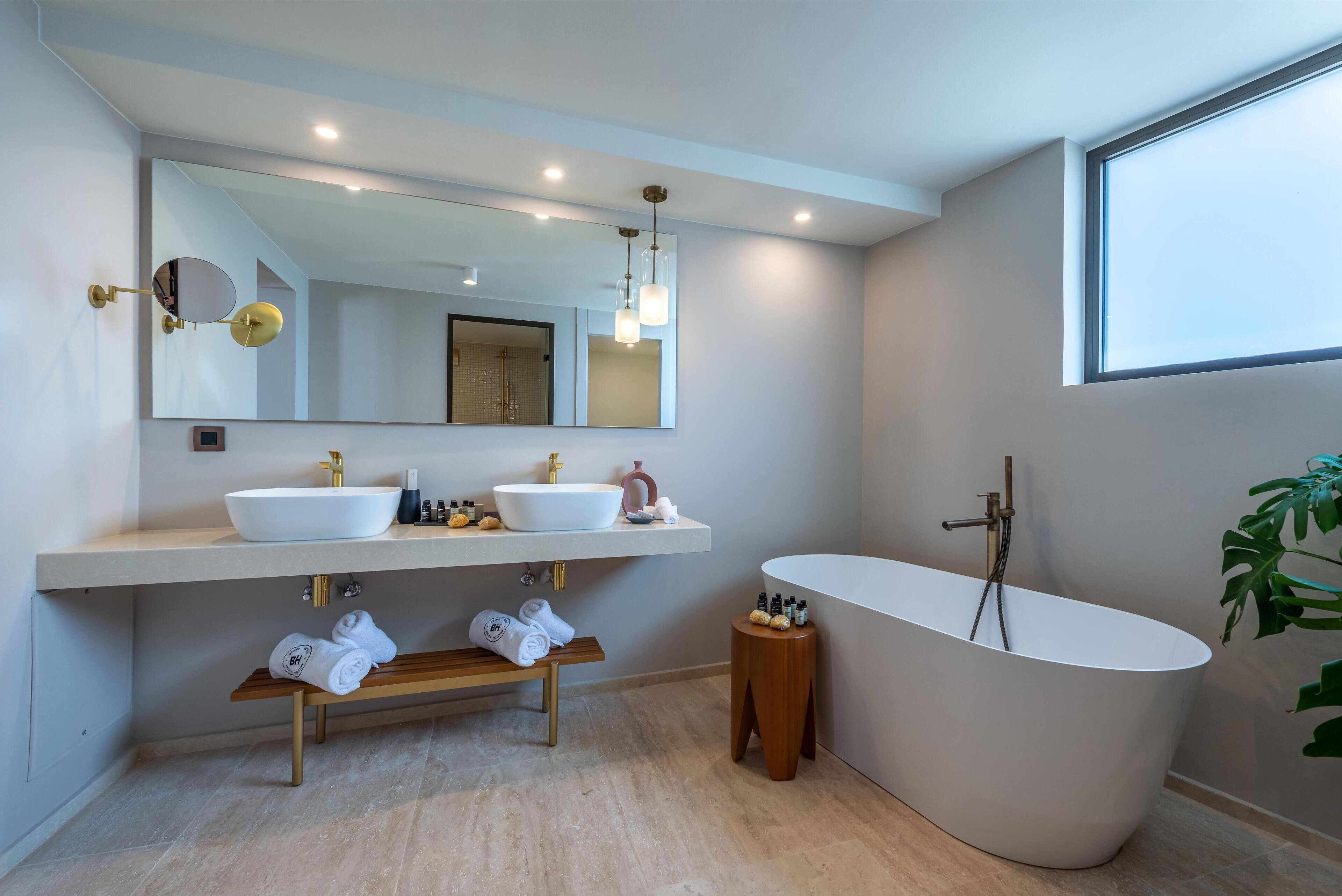 Suite, 1 King Bed, Private Pool (Isla) | Bathroom | Shower, free toiletries, hair dryer, bathrobes