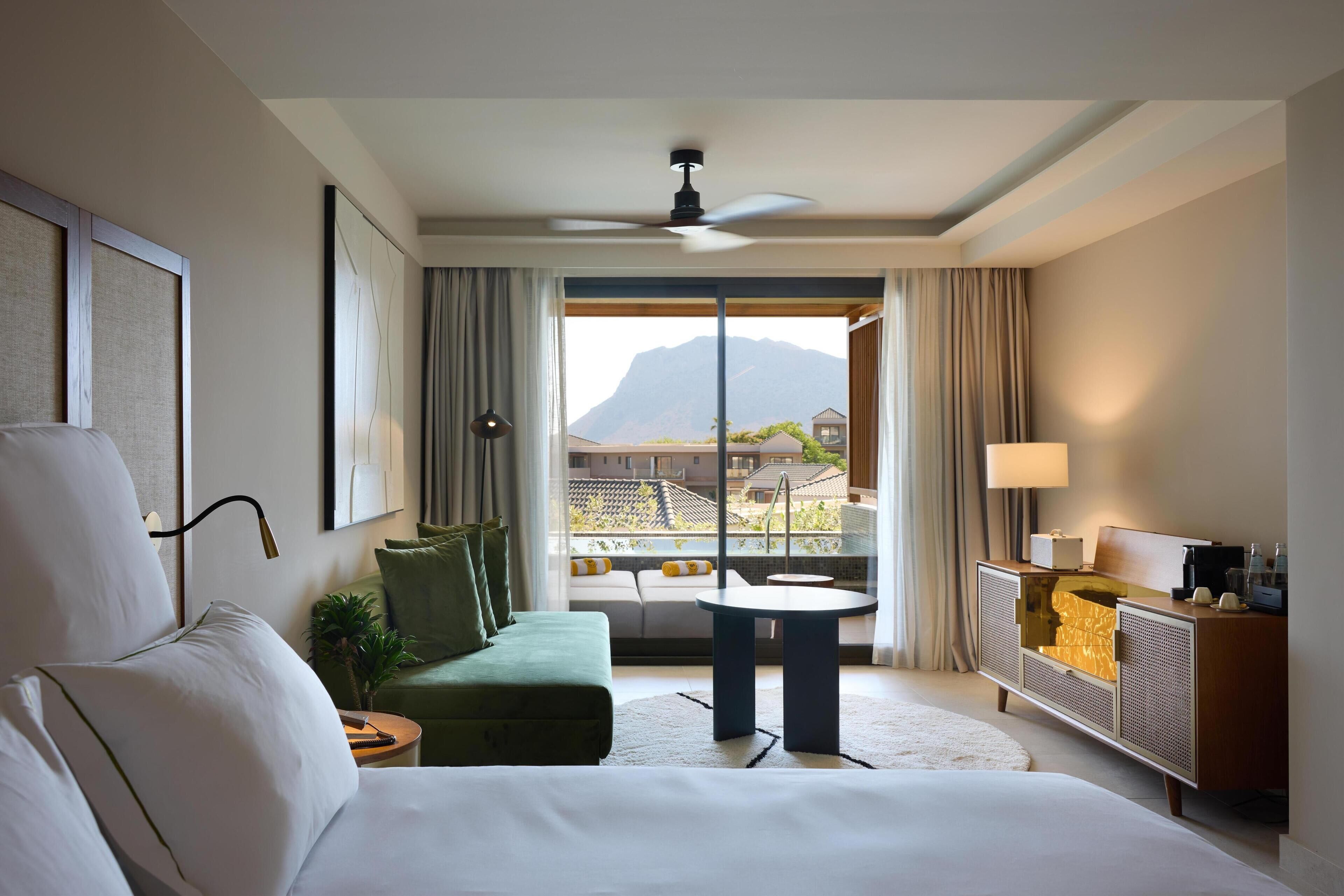 Junior Suite, 1 King Bed (Swim up Pool) | Free WiFi, bed sheets