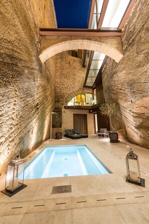 Körperbehandlungen, Ganzkörperwickelbehandlung, Gesichtsbehandlungen