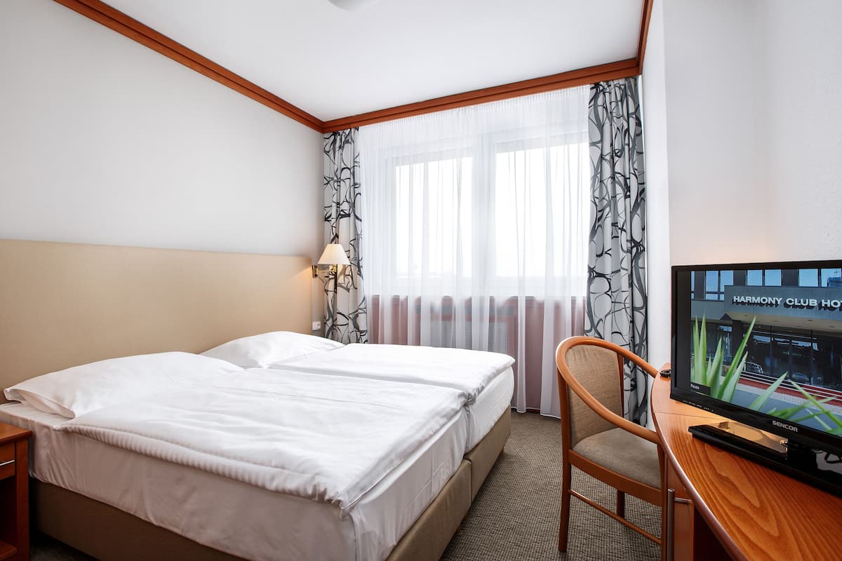 standard double room | in-room safe, desk, soundproofing, iron/ironing board
