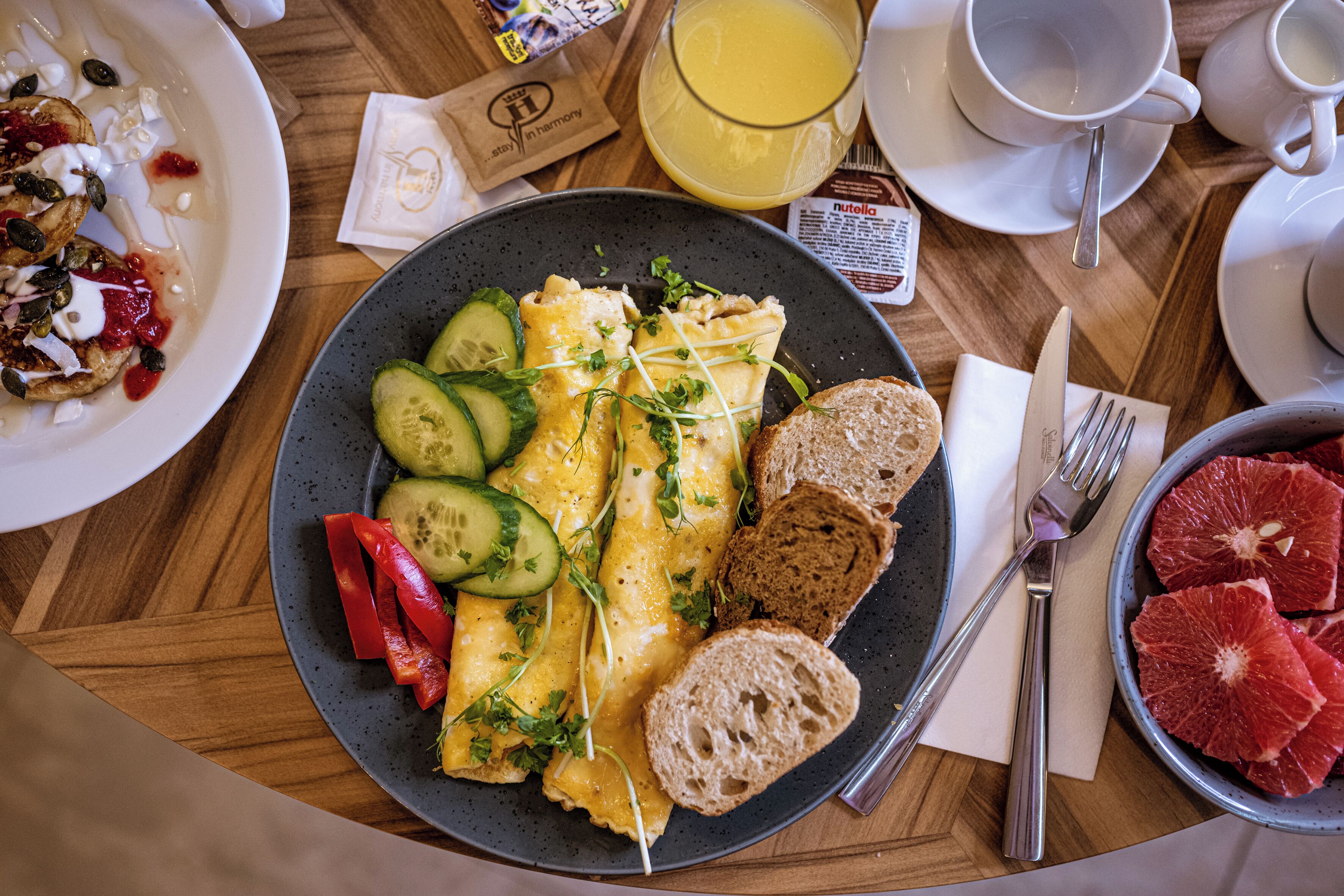 daily buffet breakfast (czk 190 per person)
