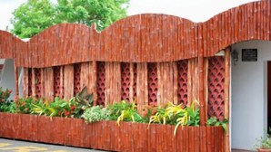 Property entrance - Golden Thistle Hotel (Crown Point)