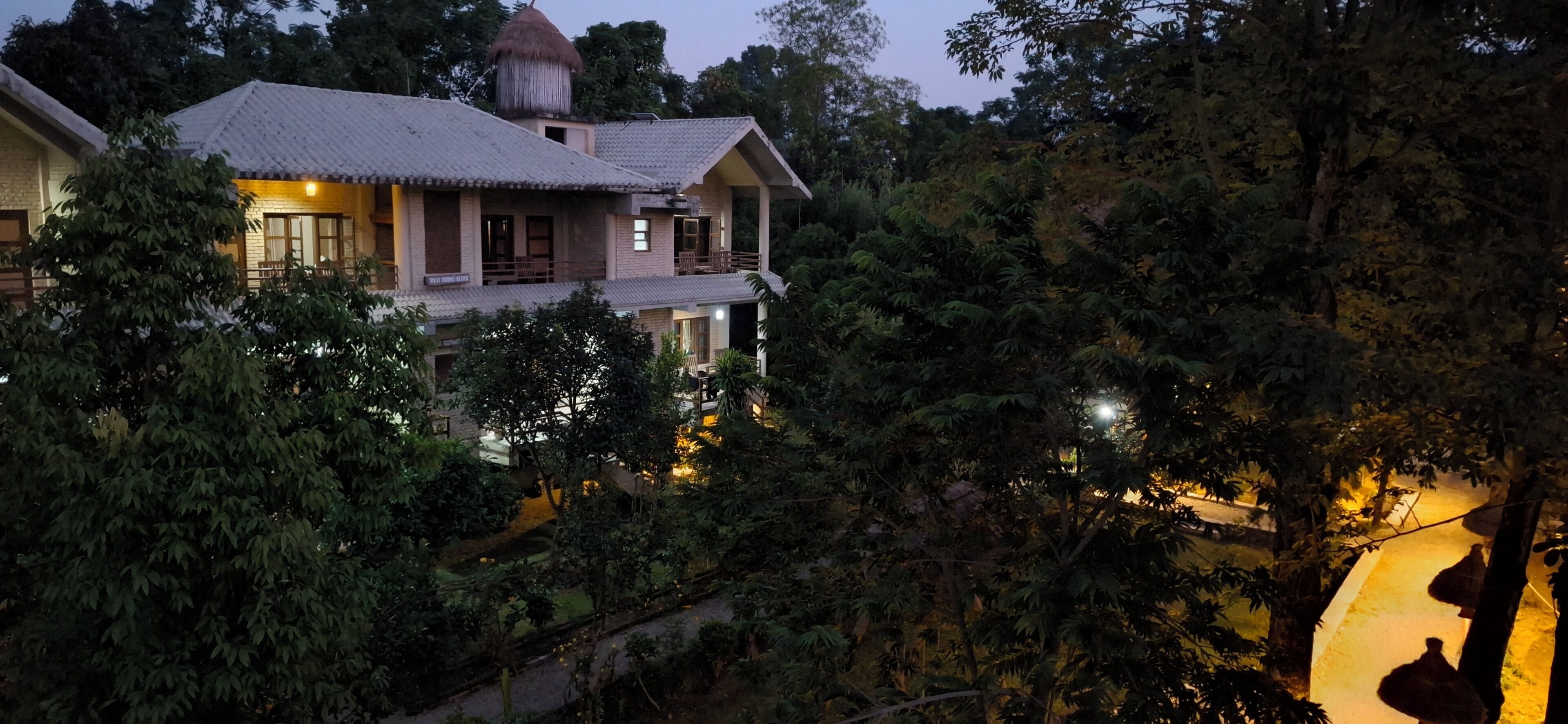 เครื่องนอนระดับพรีเมียม, โต๊ะทำงาน, Wi-Fi ฟรี