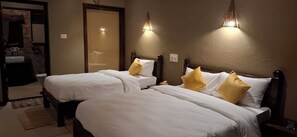 高級寝具、デスク、WiFi (無料)