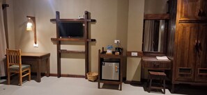 Luxury-Zimmer, 1 King-Bett, Flussblick | Hochwertige Bettwaren, Schreibtisch, kostenloses WLAN