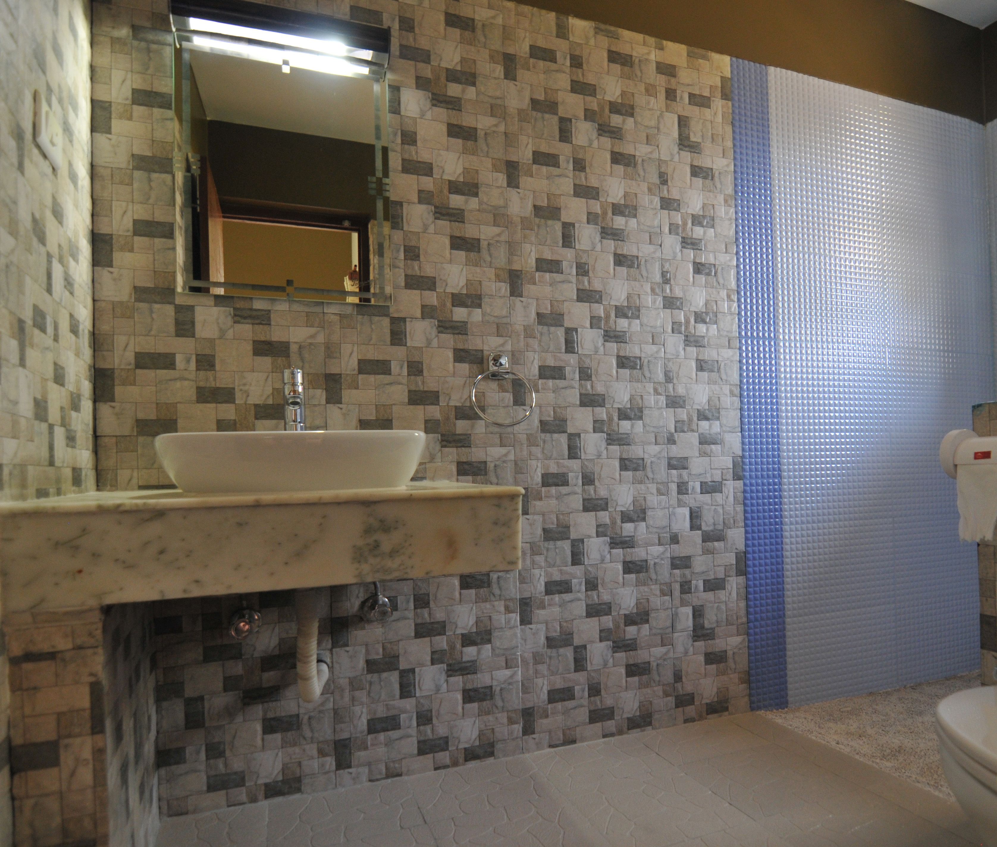 deluxe twin room, 2 bedrooms | bathroom | shower, free toiletries, hair dryer, slippers