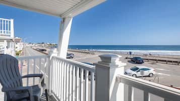 Deluxe King, Ocean View | Iron/ironing board, rollaway beds