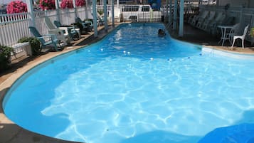 Piscine extérieure (ouverte en saison)