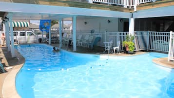 Piscine extérieure (ouverte en saison)