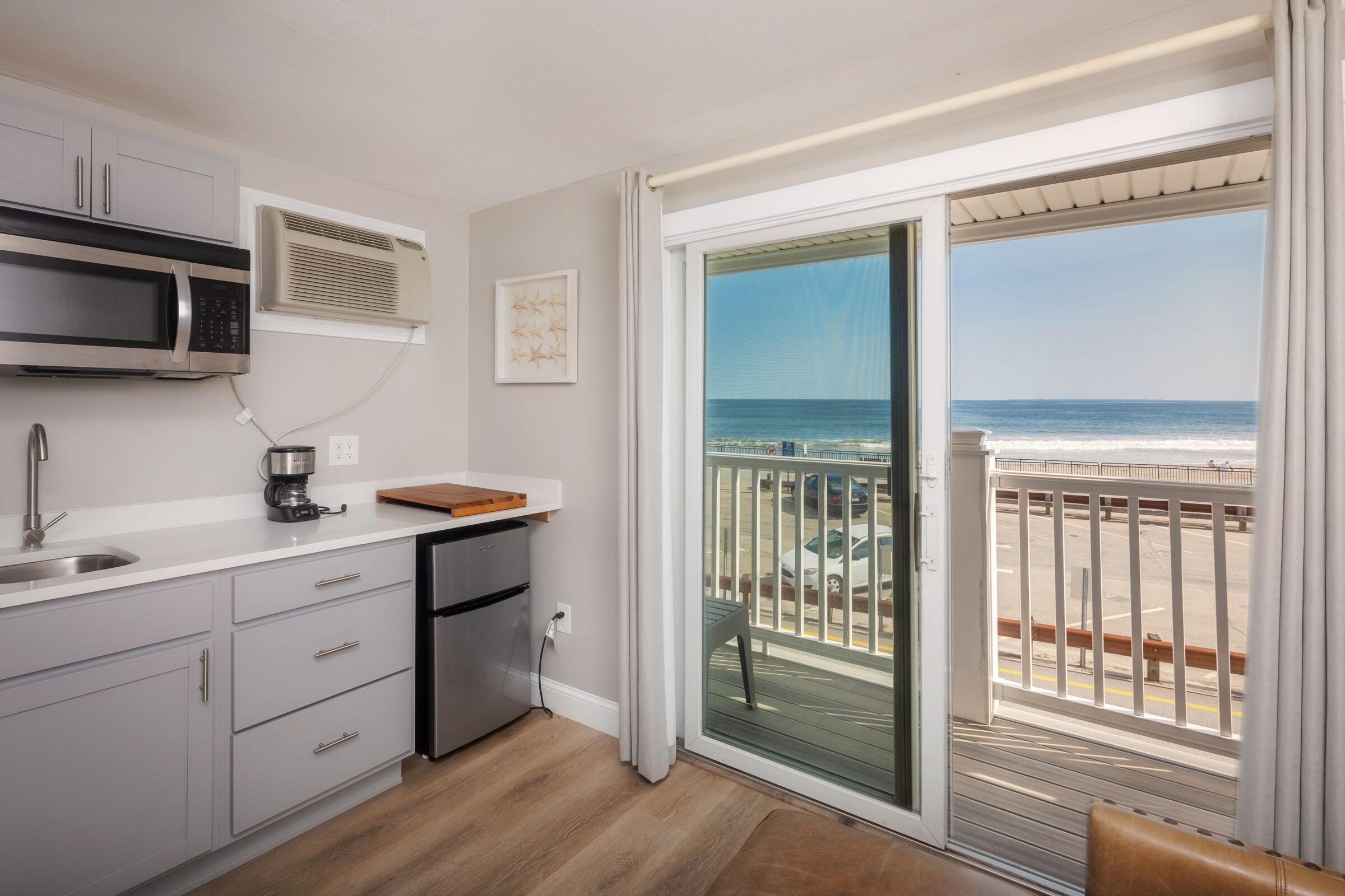Deluxe King, Ocean View | Private kitchenette | Fridge, microwave, stovetop, coffee/tea maker