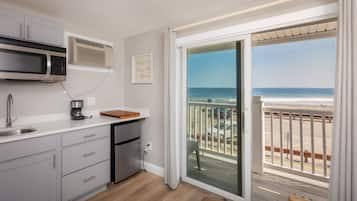 Deluxe King, Ocean View | Private kitchenette | Fridge, microwave, stovetop, coffee/tea maker