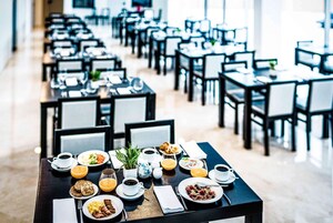 Se sirven almuerzos y cenas, cocina internacional