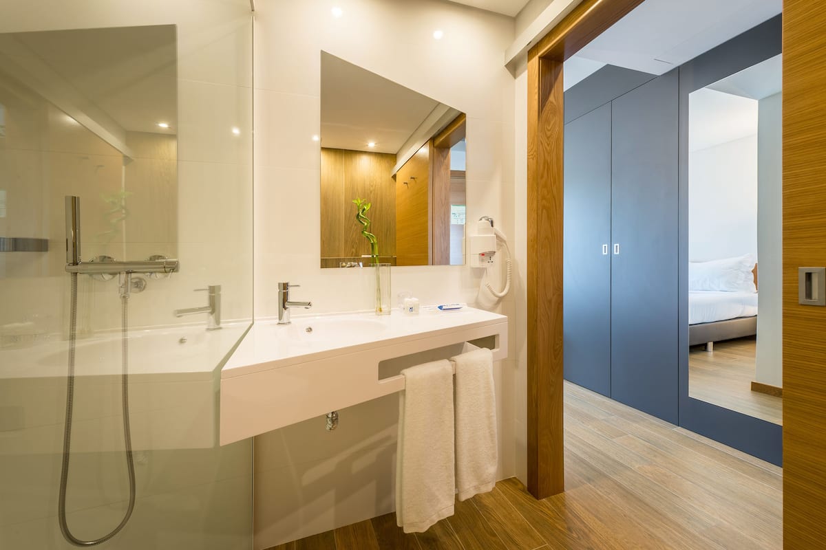 free toiletries, hair dryer, towels