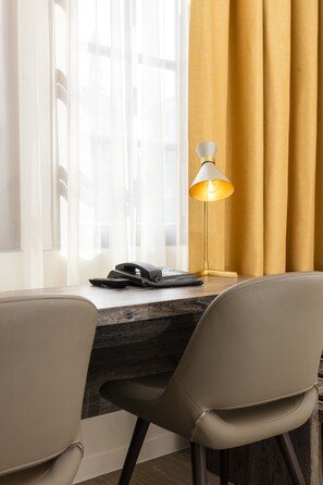 Business Twin kamer | Een bureau, gratis wifi, beddengoed