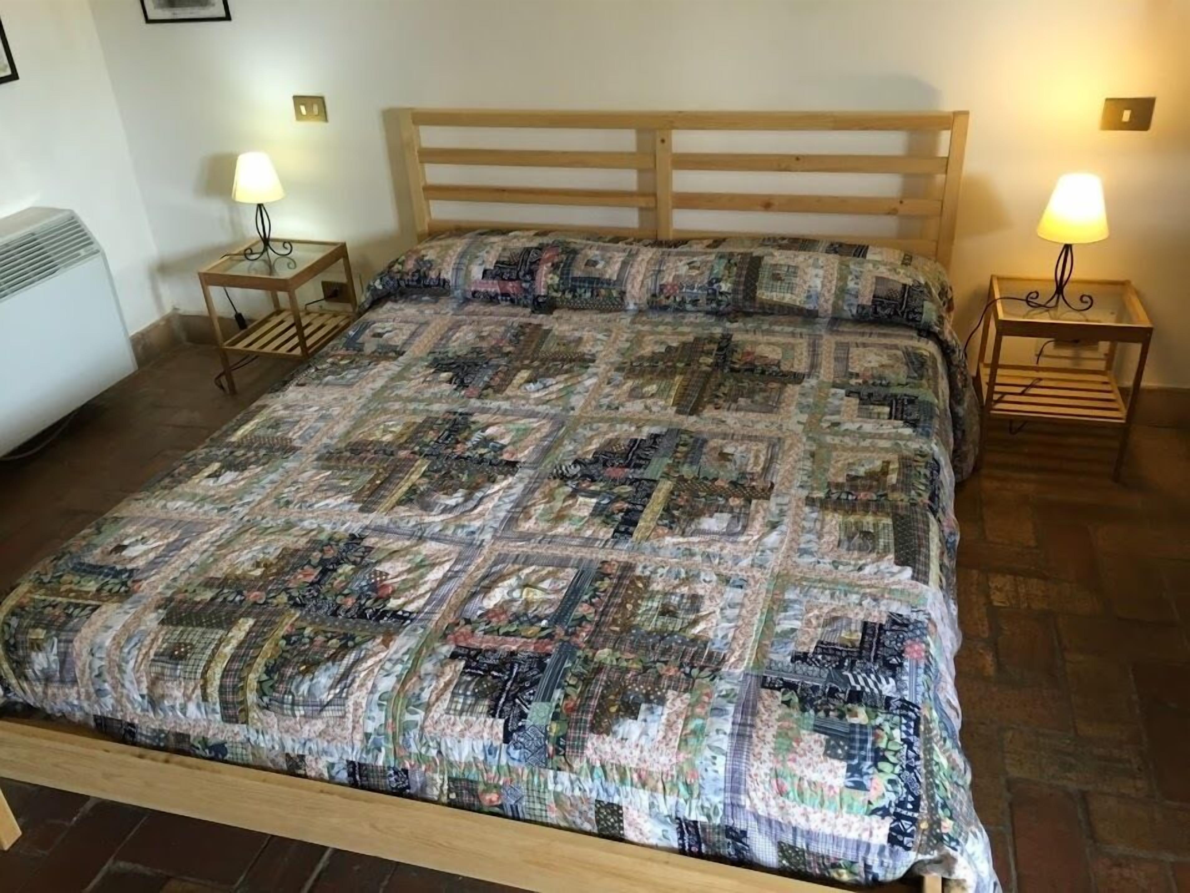 Phòng 2 giường đơn tiện nghi đơn giản, quang cảnh công viên | Phòng cách âm 