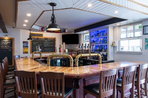 Serveert diner, lokale gerechten