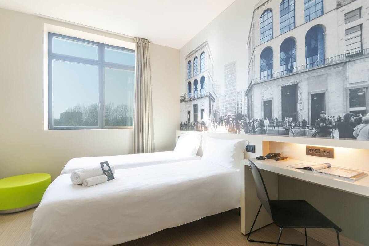 In-room safe, desk, soundproofing, free WiFi