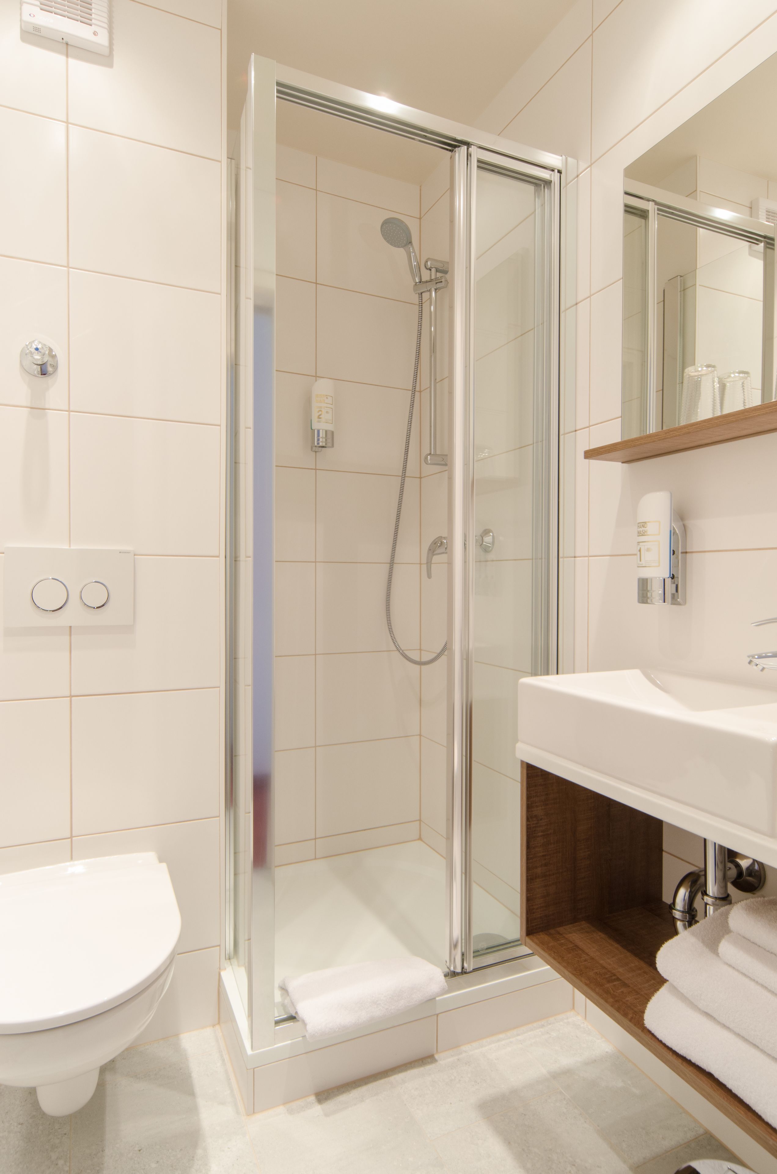 standard double room, 1 bedroom | bathroom | hair dryer, towels
