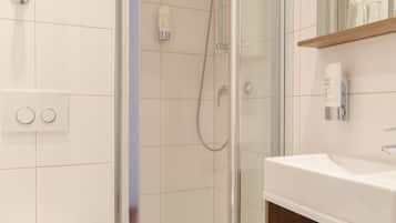 Standard-Doppelzimmer, 1 Schlafzimmer | Badezimmer | Haartrockner, Handtücher
