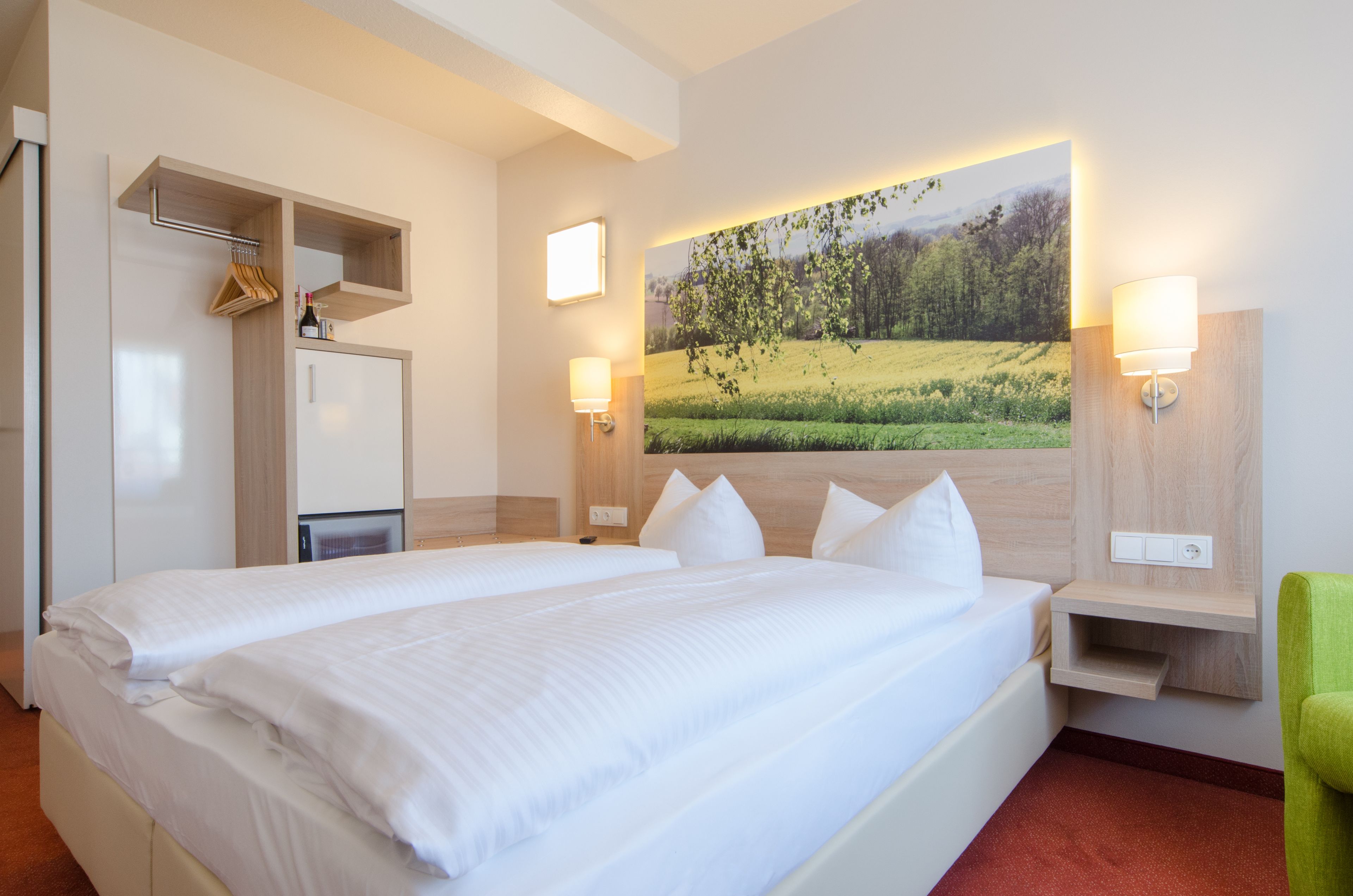 standard double room, 1 bedroom | minibar, desk, laptop workspace, blackout curtains