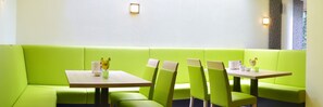 Free daily buffet breakfast  - Garden Hotel (Nuremberg)