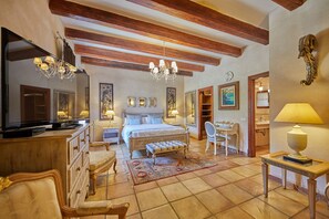 Suite | Premium bedding, in-room safe, individually decorated, desk - Sa Vinya des Convent Agroturismo (Inca)