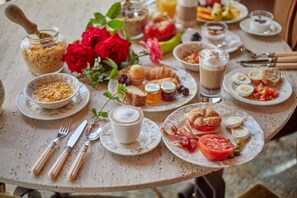 Petit-déjeuner buffet