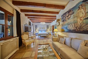 Suite | Premium bedding, in-room safe, individually decorated, desk - Sa Vinya des Convent Agroturismo (Inca)