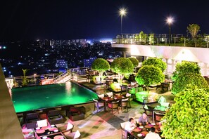 Outdoor dining - Le Meridien Dhaka (Dhaka)