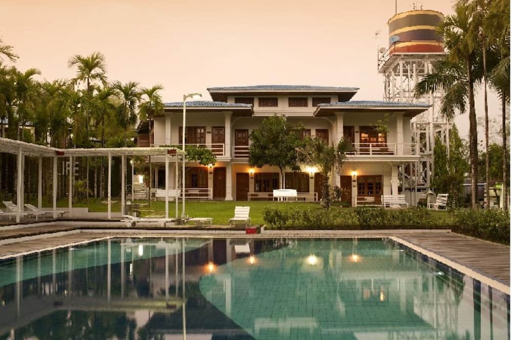 Myanmar Life Hotel